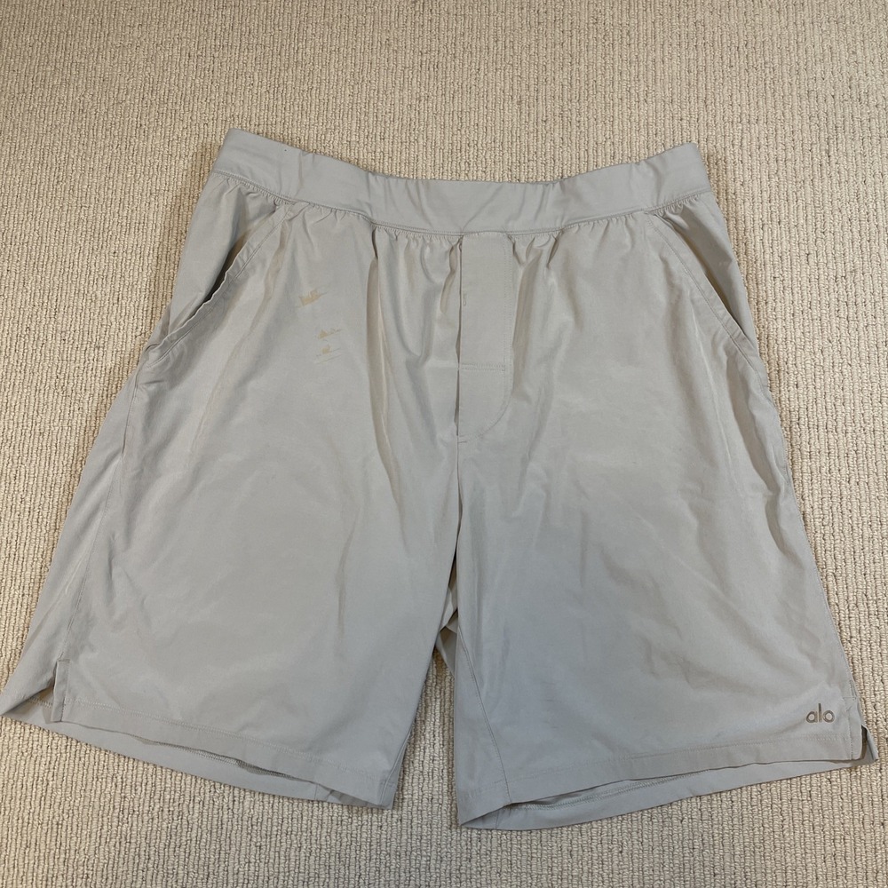Alo Men's 2XL Repetition Shorts Athletic Drawstring Pockets 9 Inseam Light Gray